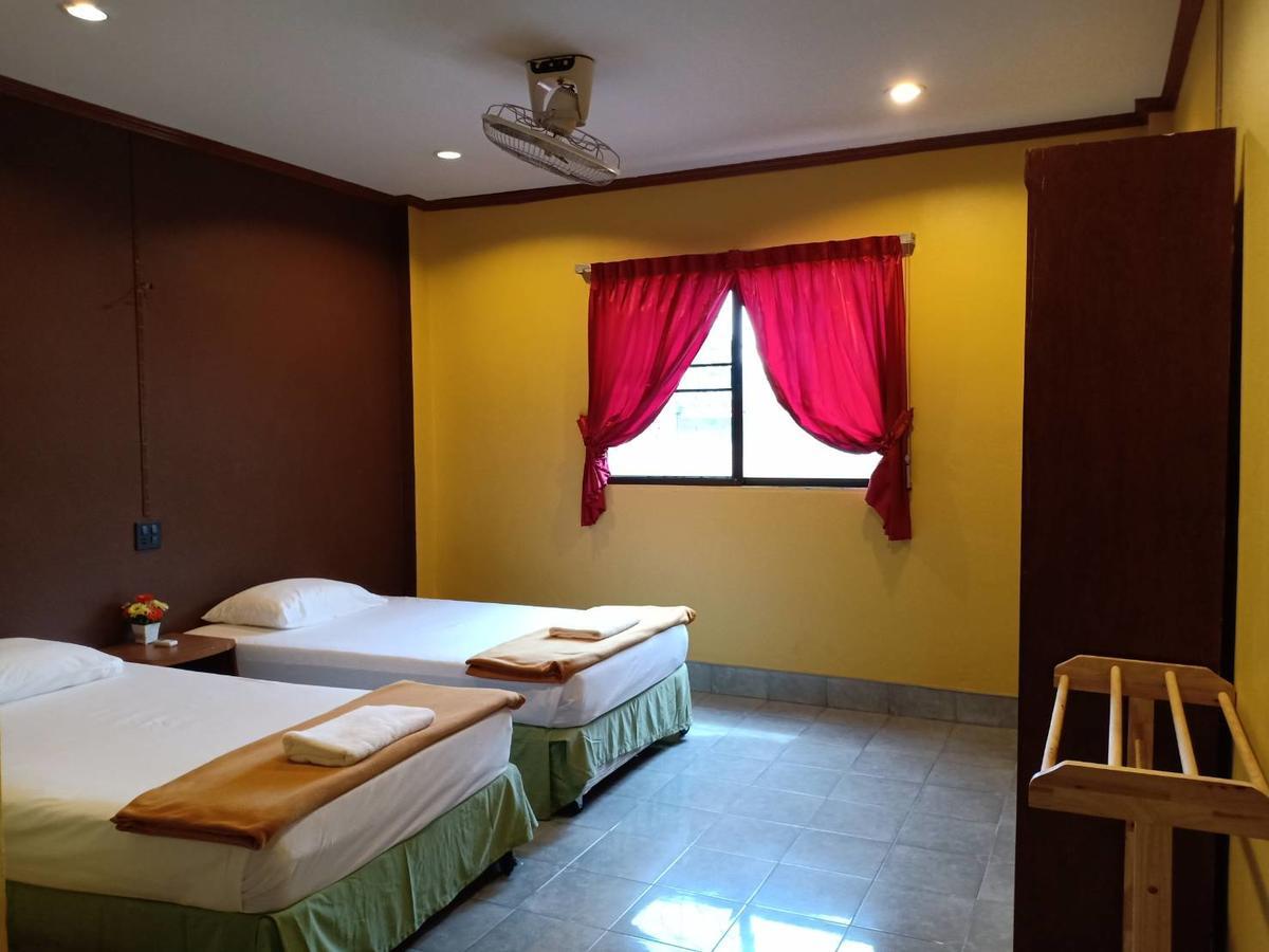 Kookkai House Hostel Patong ภายนอก รูปภาพ