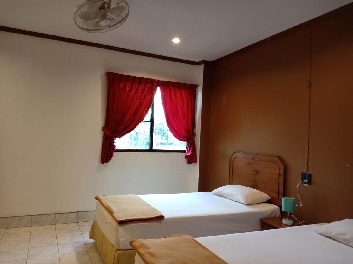 Kookkai House Hostel Patong ภายนอก รูปภาพ