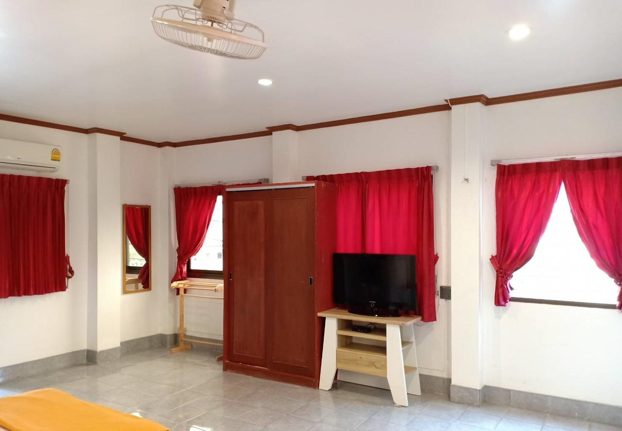 Kookkai House Hostel Patong ภายนอก รูปภาพ
