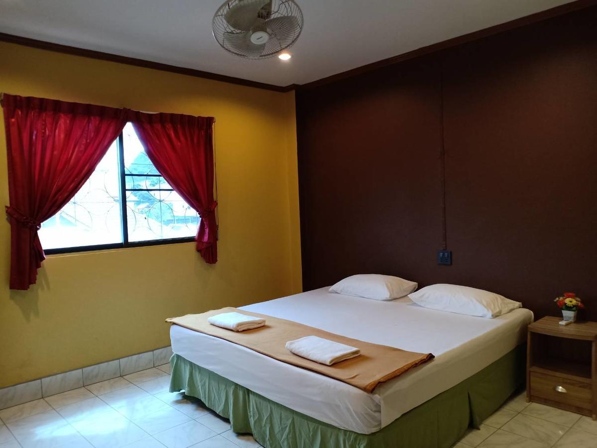Kookkai House Hostel Patong ภายนอก รูปภาพ