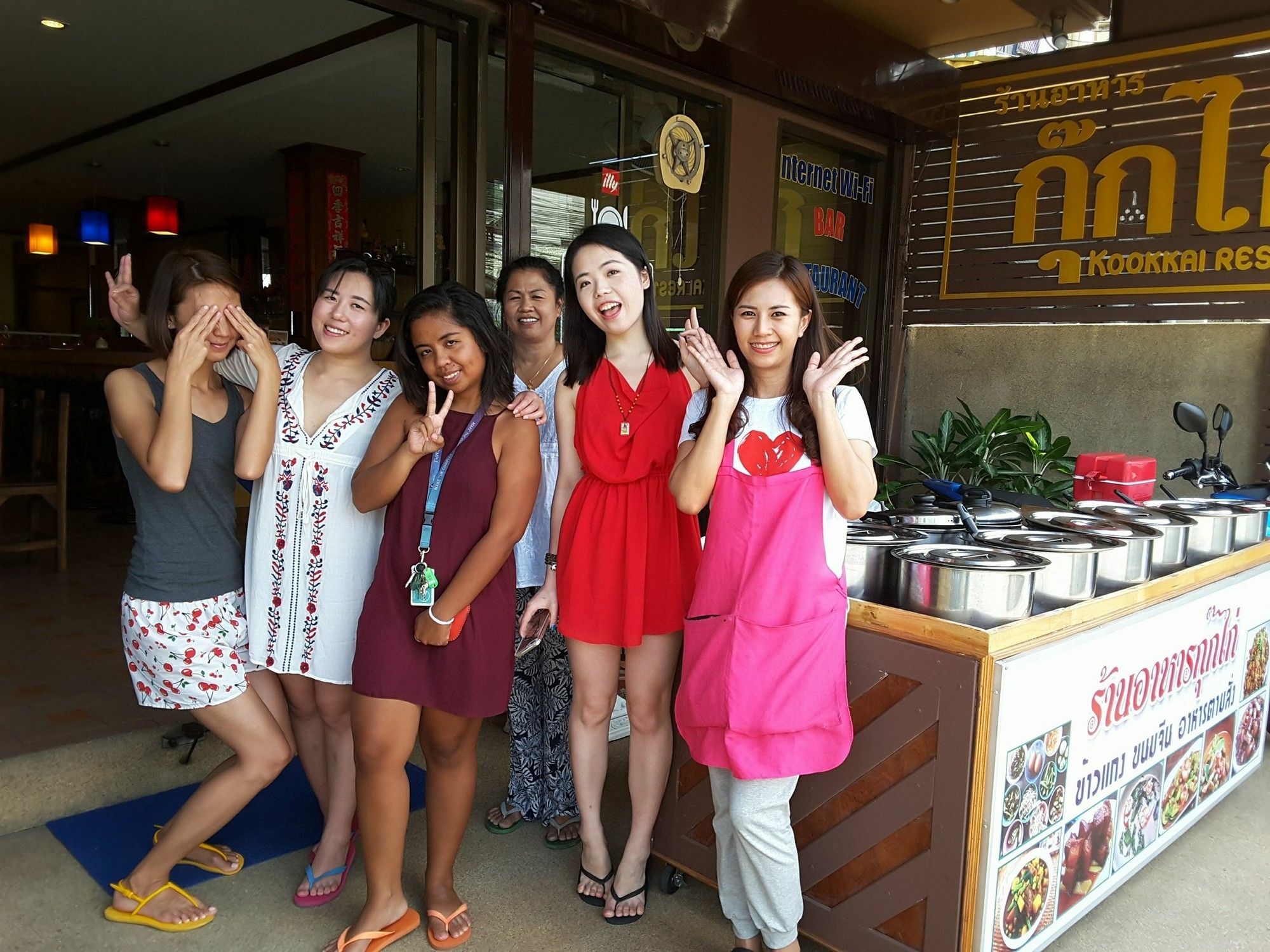 Kookkai House Hostel Patong ภายนอก รูปภาพ